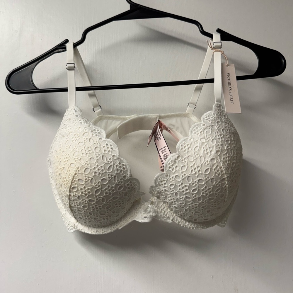 Victoria's Secret Dream Angels Push-up Cream Lace Bra